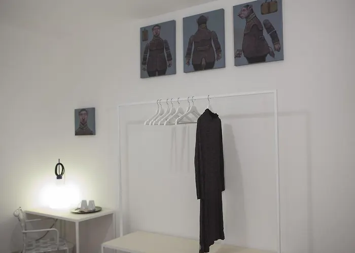 B&B Gallery